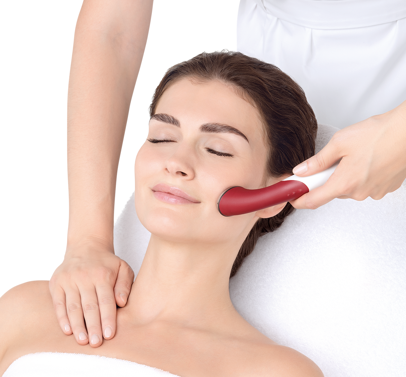 Guinot Hydradermie Behandlung zeigt wiede beiden Elektroden über das Gesicht geführt werden