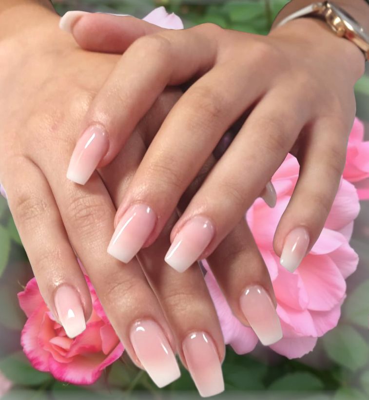 lange Nägel Hände mit schönen langen Nägel